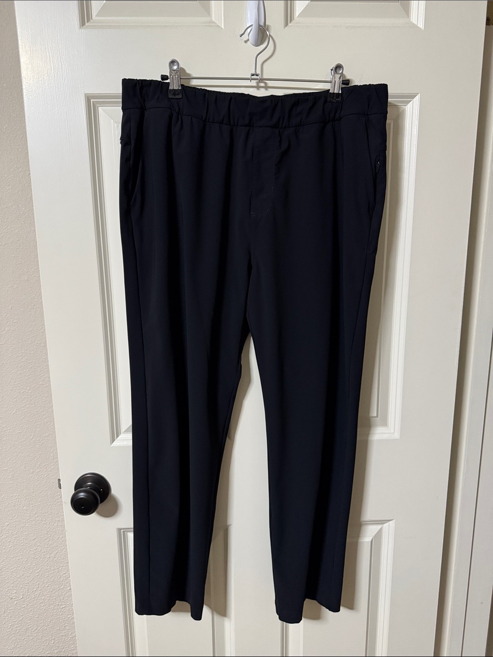 Vuori Miles Straight Leg Pull-On Pants in Black